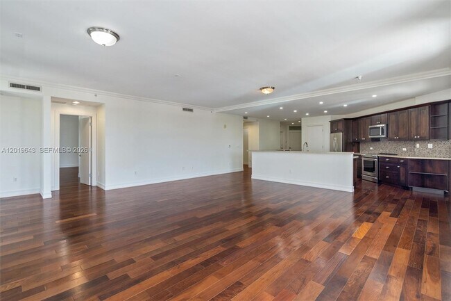 Building Photo - 455 E Palmetto Park Rd