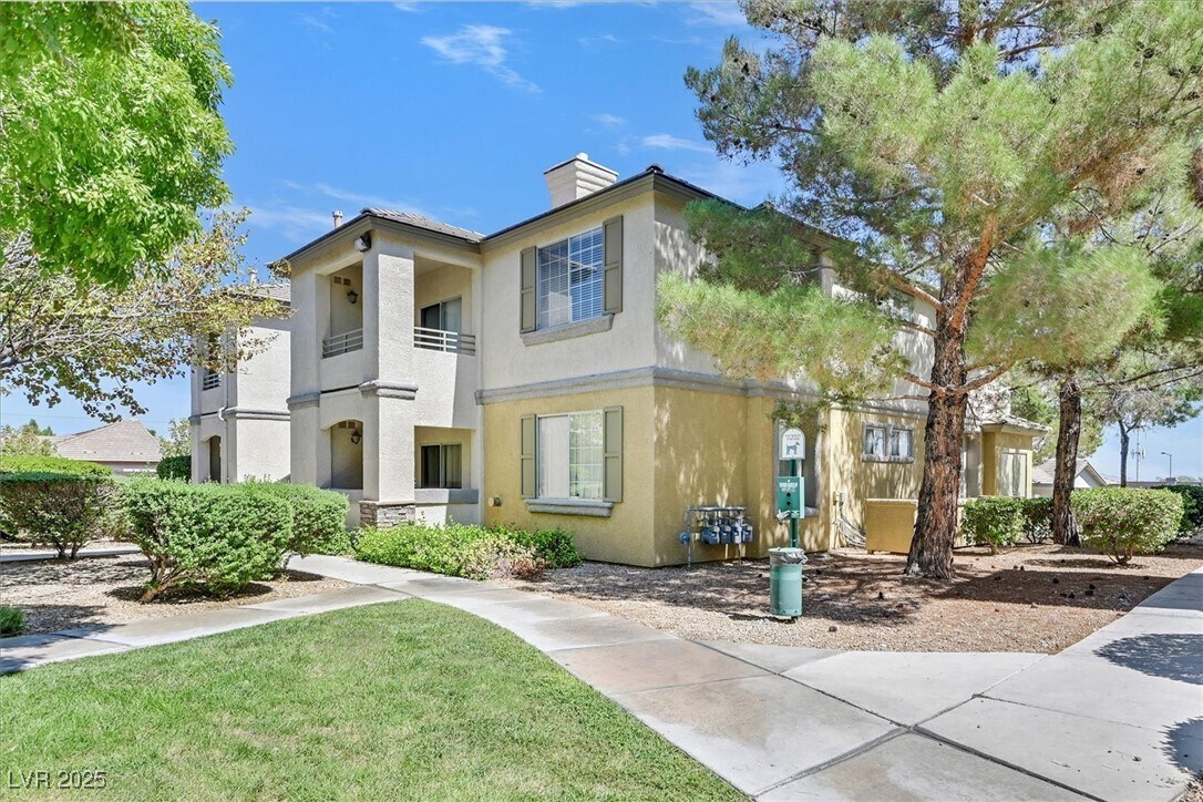 Foto principal - 1709 King James St