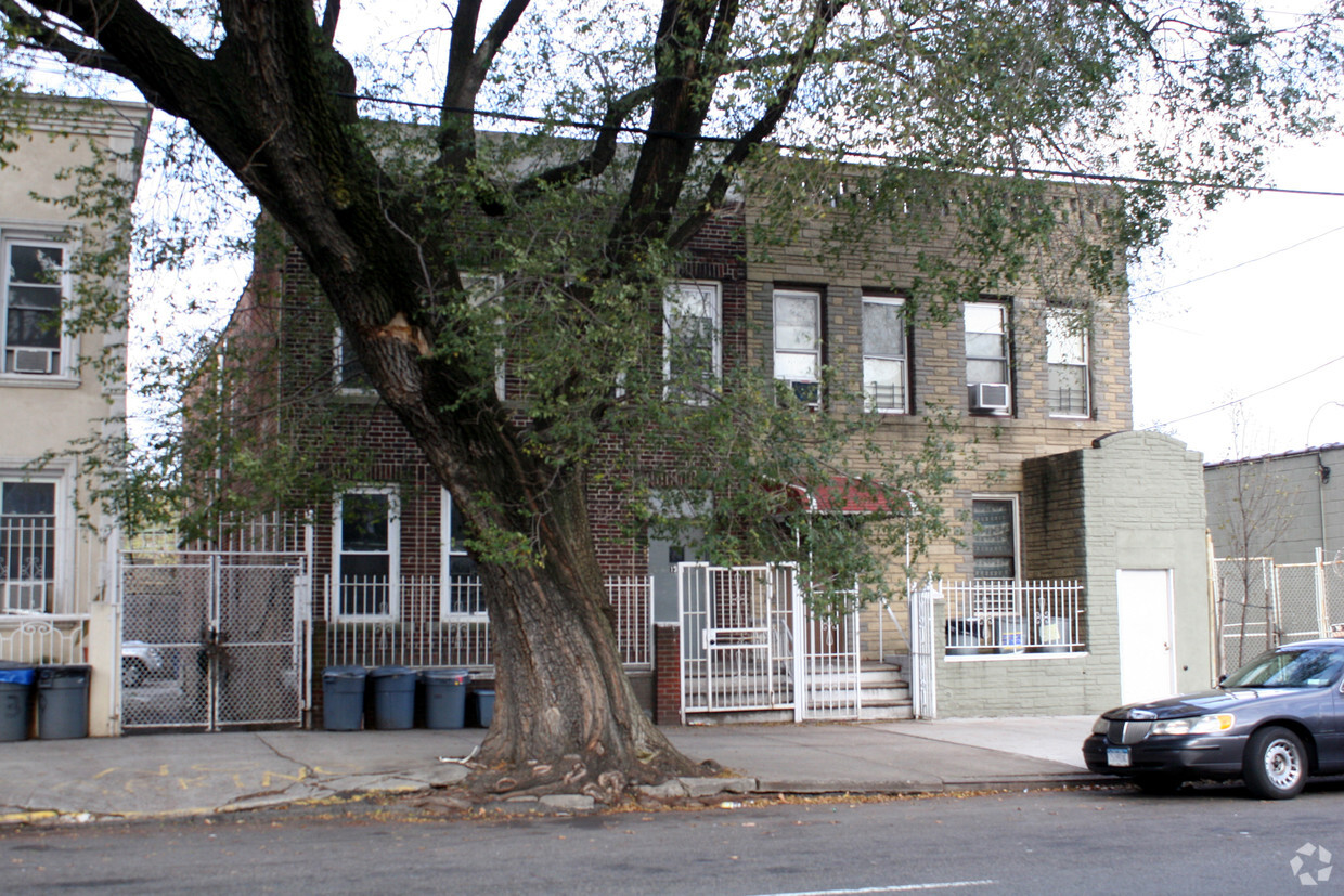 Building Photo - 1391 Bronx River Ave