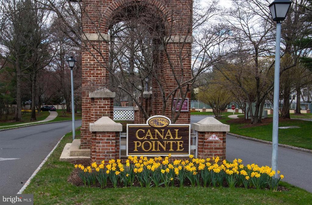 106 Heritage Blvd Unit 1, PRINCETON JUNCTION, NJ 08550 Room for Rent