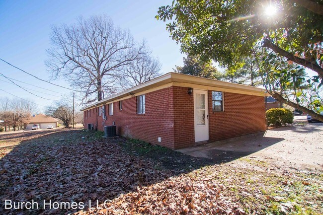 Building Photo - 4620 Prospect Rd