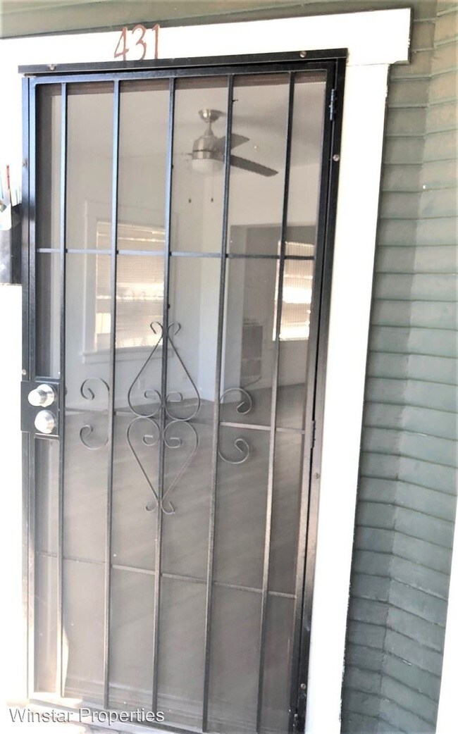 Foto del edificio - 2 br, 1 bath Apartment - 430 N. Bixel St.