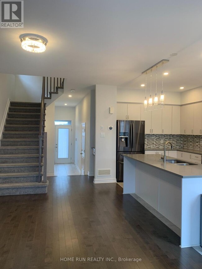 Building Photo - 658 Capricorn Cir