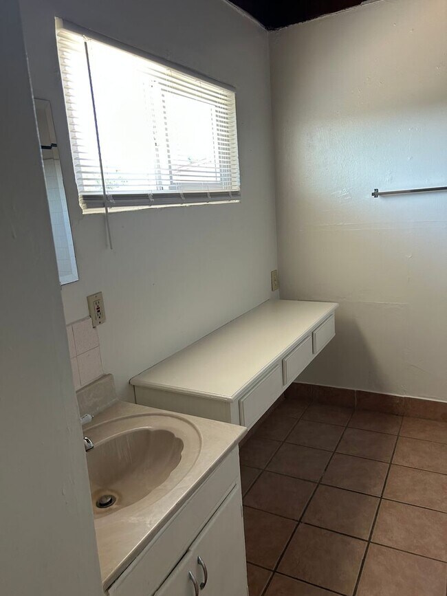 Foto del edificio - Duplex, 1 bed 1 bath