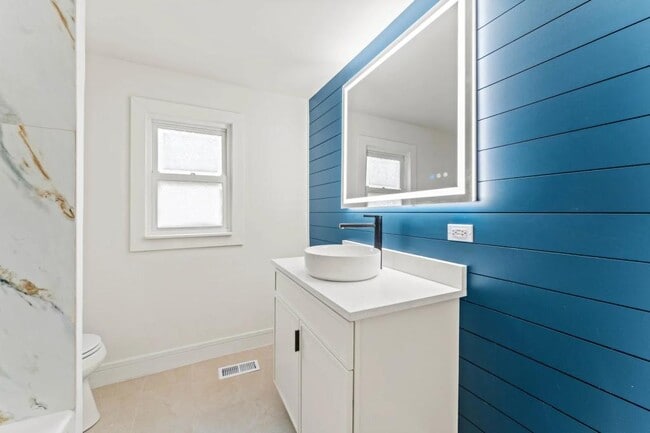 Foto del edificio - 18241 Ridgewood Ave