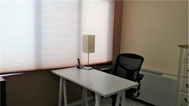 Foto del edificio - 10201 Grosvenor Pl