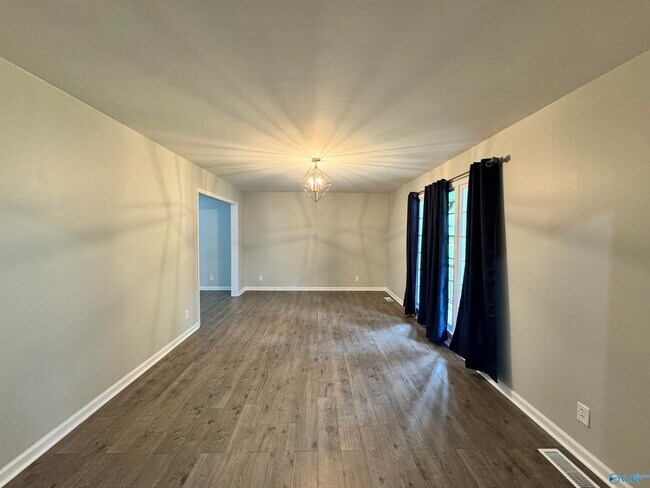 Building Photo - 11114 Hillwood Dr SE