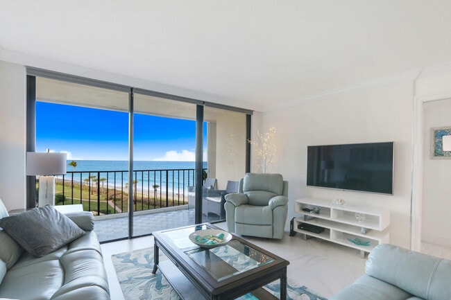 Foto del edificio - 100 Ocean Trail Way