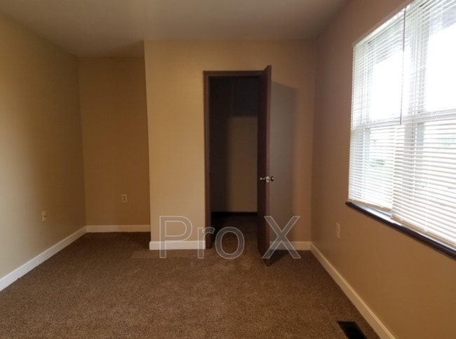 Building Photo - 3000 N Joplin St