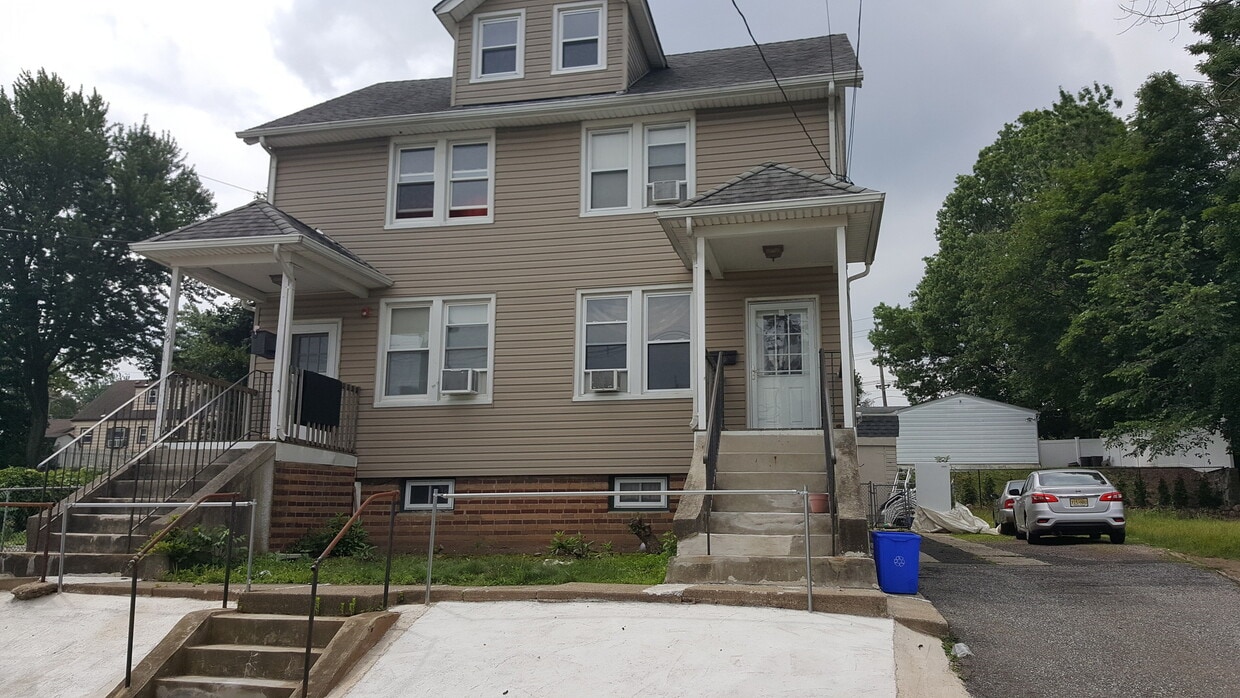 Primary Photo - 3 bedroom in sought after Nutley