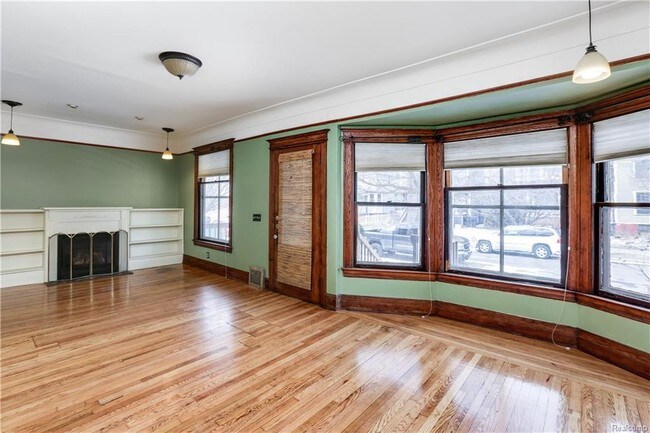 Building Photo - 1741 Calumet St