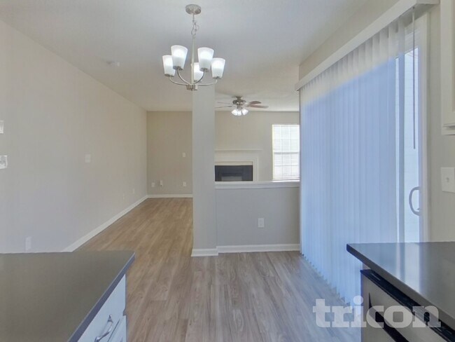 Foto del edificio - 8605 Appledale Dr