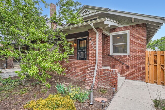 Foto del edificio - 960 Monroe St