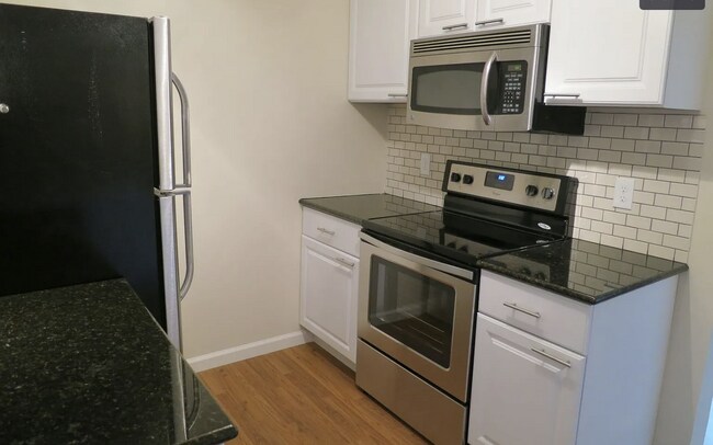 Foto del edificio - Beautiful 2B/2B Apartment Available Now! HALF OFF FIRST MONTHS RENT