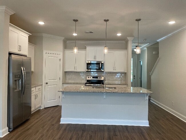 Building Photo - Townhome 3 Bedroom, Office in Bluffton at ...