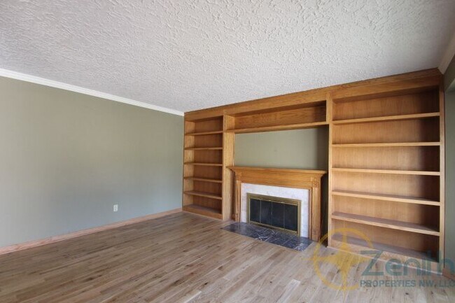 Building Photo - 13101 SE Laver St
