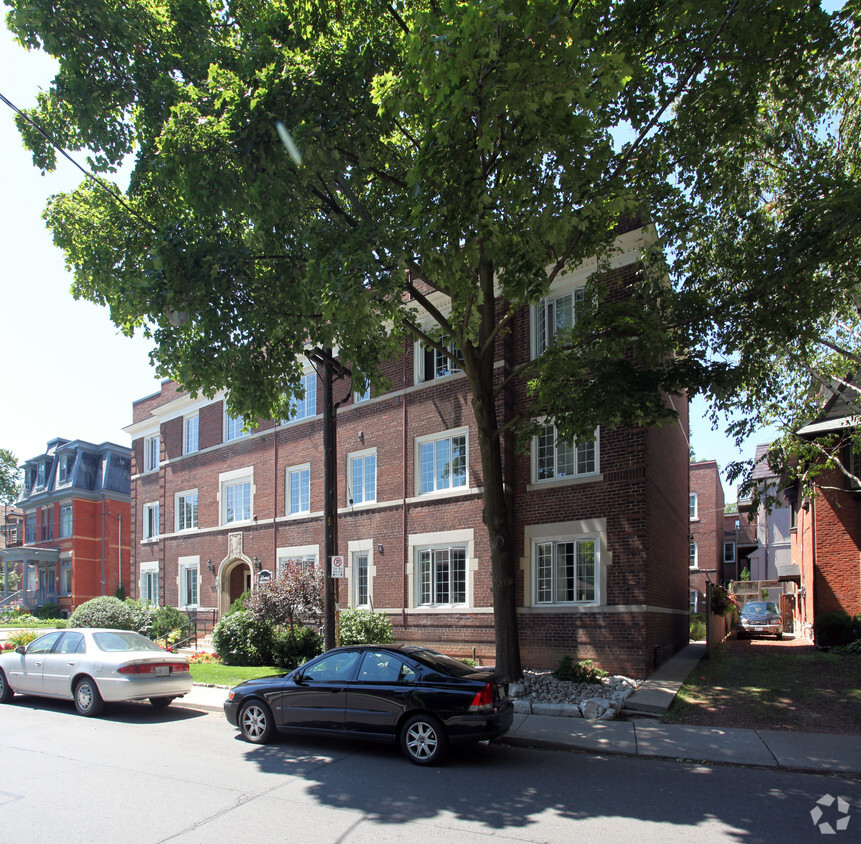 Photo du bâtiment - Lawton Apartments