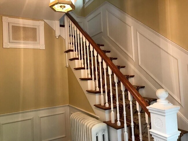 Building Photo - Gorgeous Single Family Home