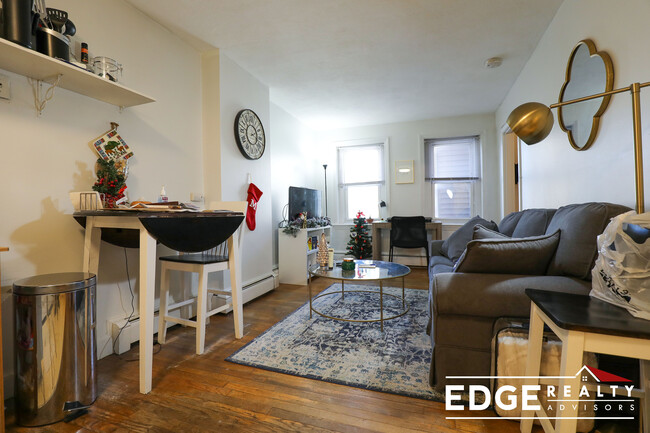 Foto del edificio - 132 Emerson St