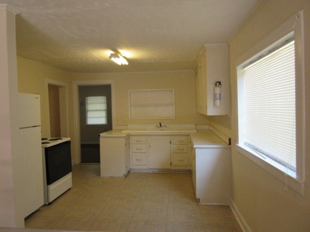 Building Photo - 600 Pinewood Rd