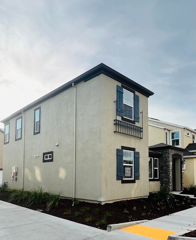 Building Photo - 7000 Staccato Wy