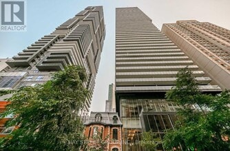 Building Photo - 15 Grenville St