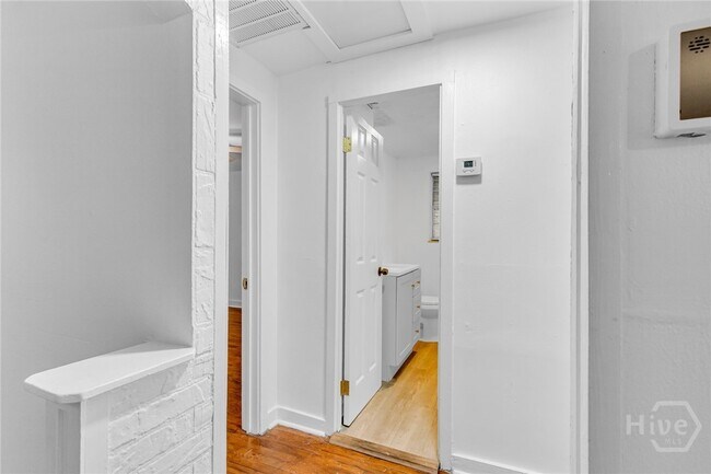 Foto del edificio - 819 W 51st St