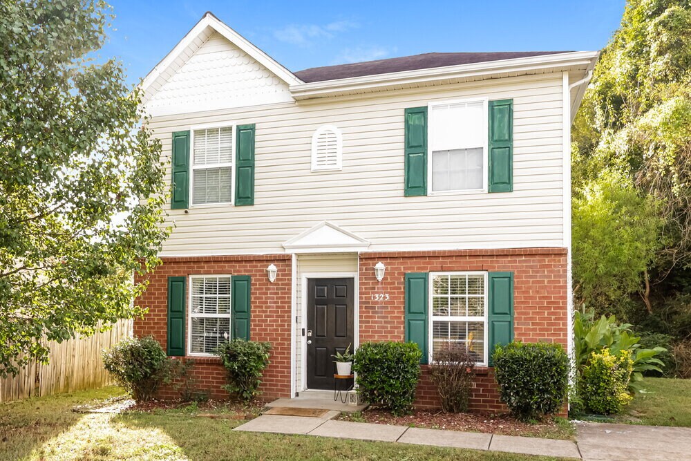 Primary Photo - 1323 E Nir Shreibman