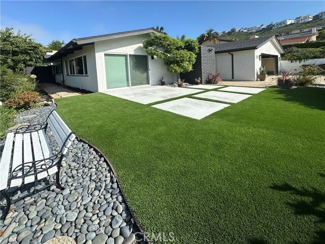 Building Photo - 203 E Avenida Ramona