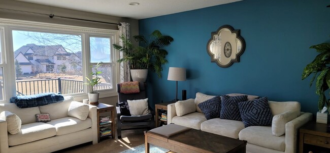 Foto del edificio - Shorewood 4 Bedroom 4 Car Garage