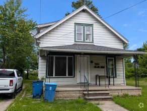 Building Photo - 1108 W 18th St