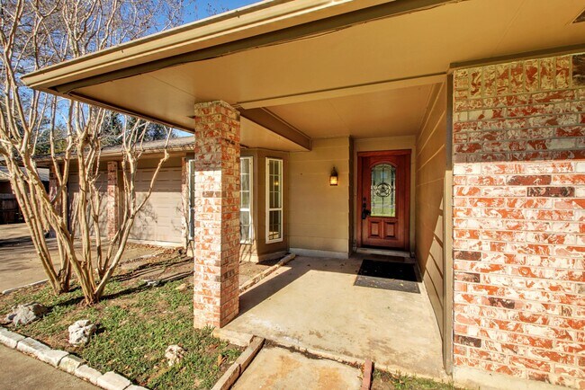 Building Photo - 2306 Forest Bend Dr