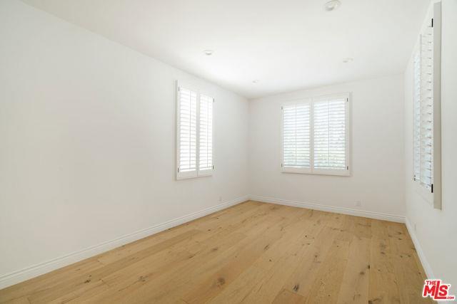 Building Photo - 609 21st Pl