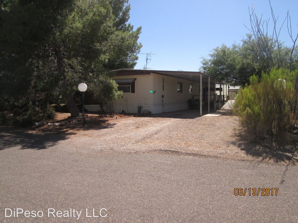 Foto principal - 182 N Warren Rd