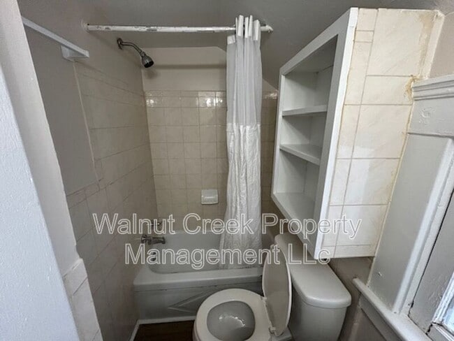 Building Photo - 102 Rush St