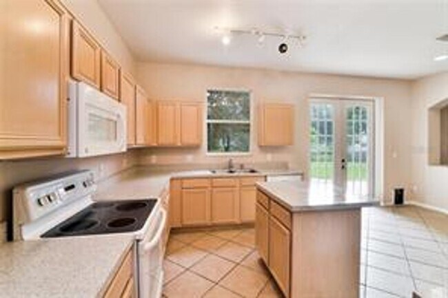 Foto del edificio - Nice 4/2.5 Home in East Orlando with 2-Car Garage