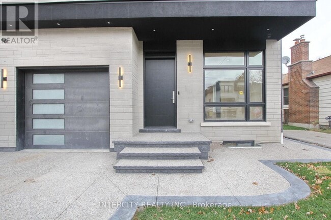 Building Photo - 38 Murrie St