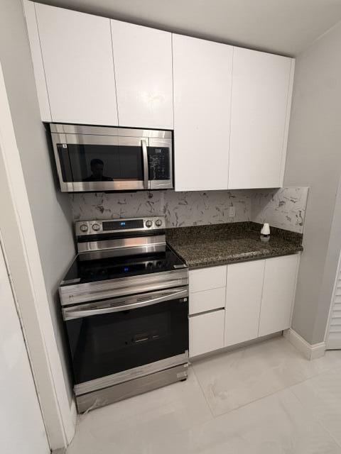 Foto del edificio - 968 W 9th St