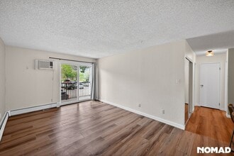 Building Photo - 1250 Golden Cir