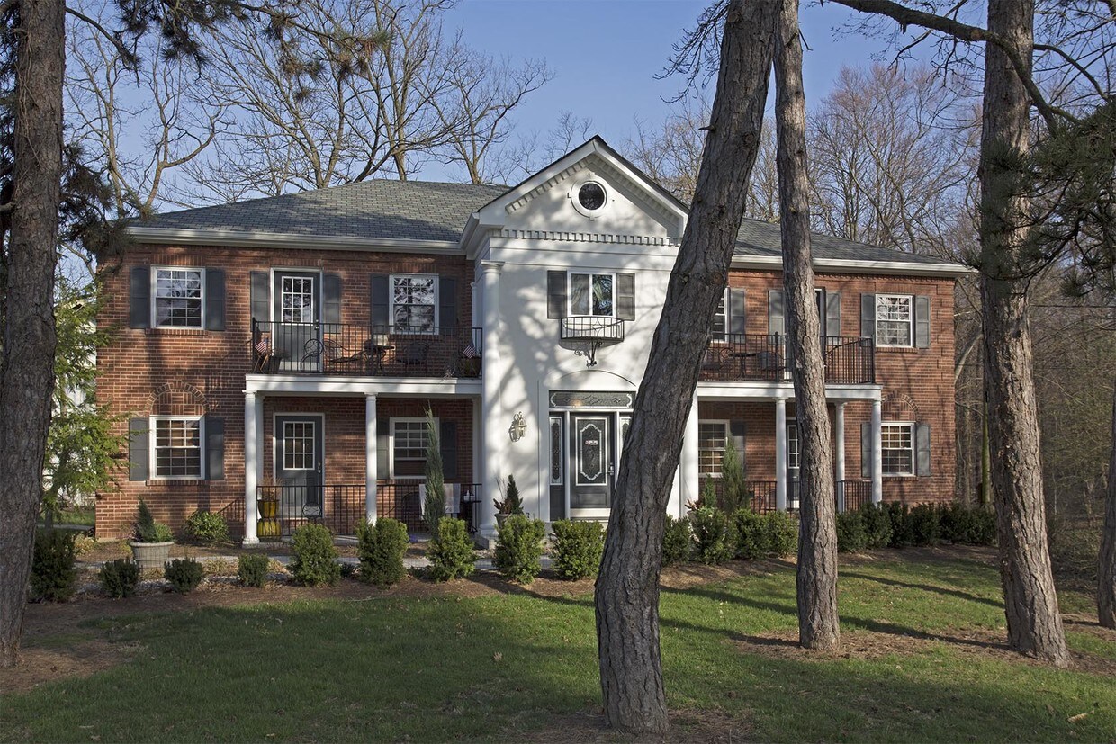 Front of Building - 3633 Ault Park Ave