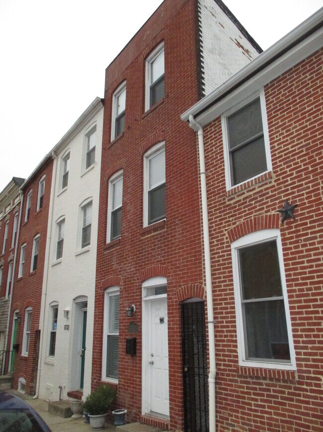 Foto del edificio - Federal Hill Renovated 2BR/2BA Townhome - ...