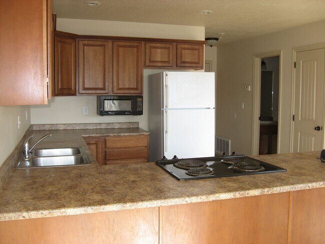 Foto del edificio - Charming Corner Lot Duplex with Garage & B...
