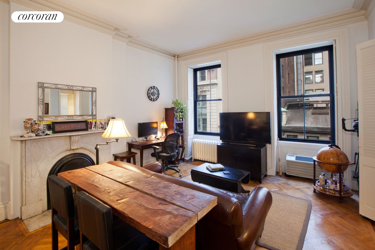 Foto principal - 109 E 19th St