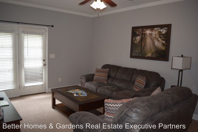 Building Photo - 3 br, 2.5 bath House - 1407 Leigh Ct