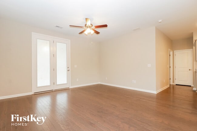 Building Photo - 644 Woolum Dr