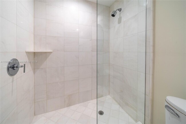 Foto del edificio - 2950 NE 188th St