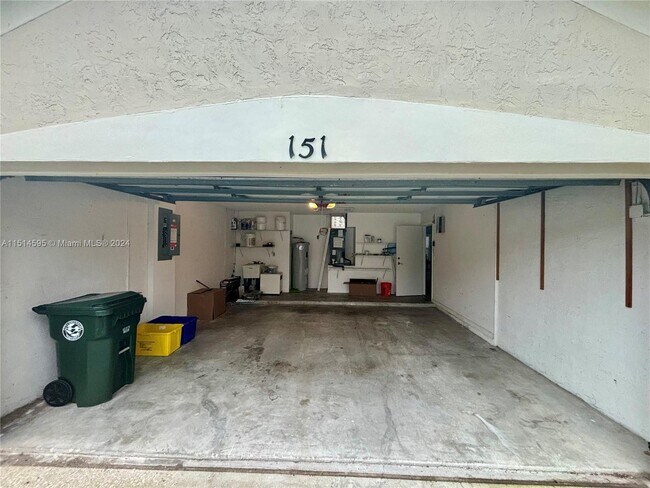 Foto del edificio - 151 Hammocks Dr