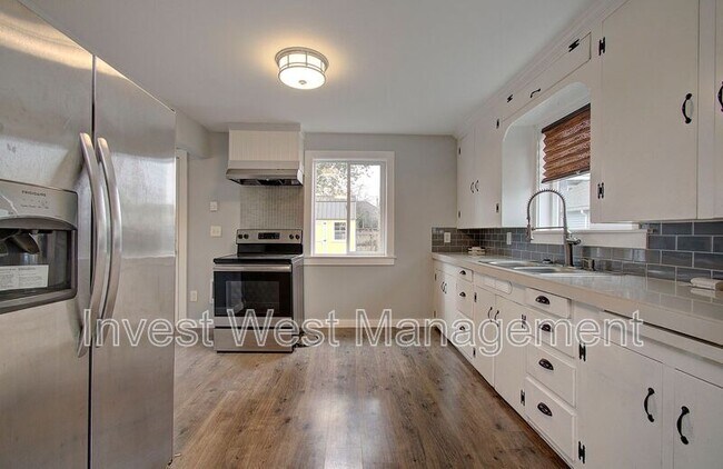 Foto del edificio - 2306 E 27th St