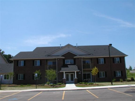 Primary Photo - 325 South St