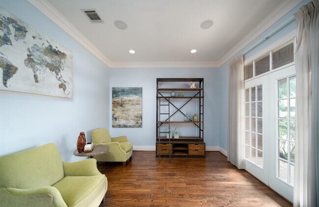 Foto del edificio - 5902 Garden Hills Dr